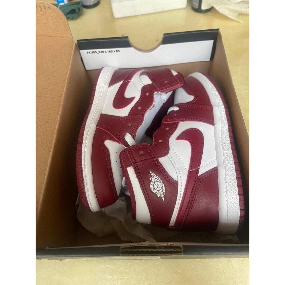 Nike Air Jordan 1 High OG Shoes ARTISANAL RED sz 9c brand new